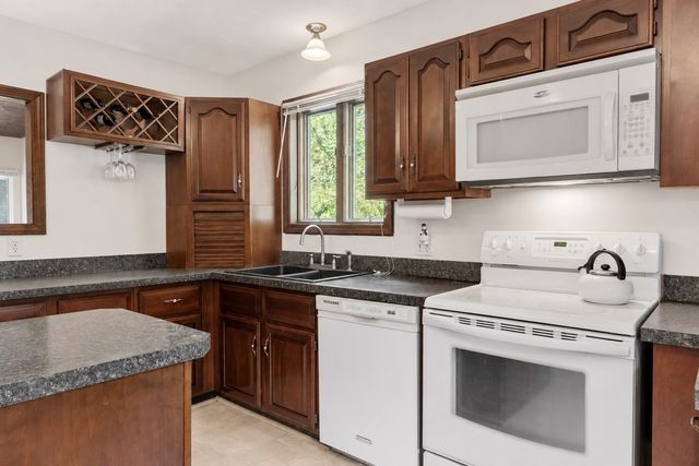99 Baptist Common Rd, Templeton, MA 01468