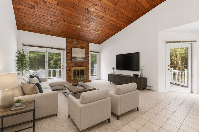 99 Baptist Common Rd, Templeton, MA 01468