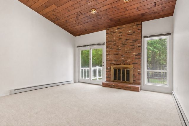 99 Baptist Common Rd, Templeton, MA 01468
