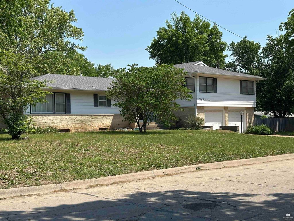 3114 Shaffer Street, Manhattan, KS 66503