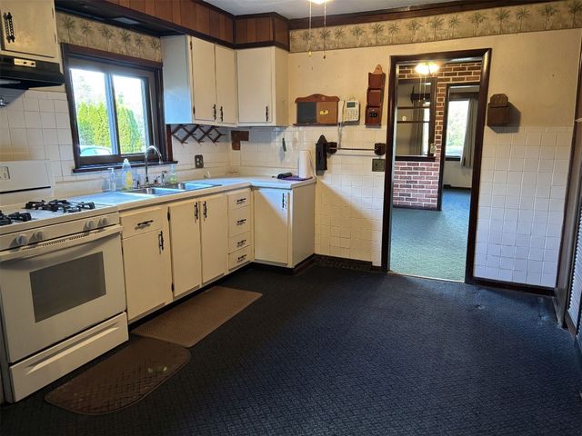 2828 CARTER Avenue, Erie, PA 16506