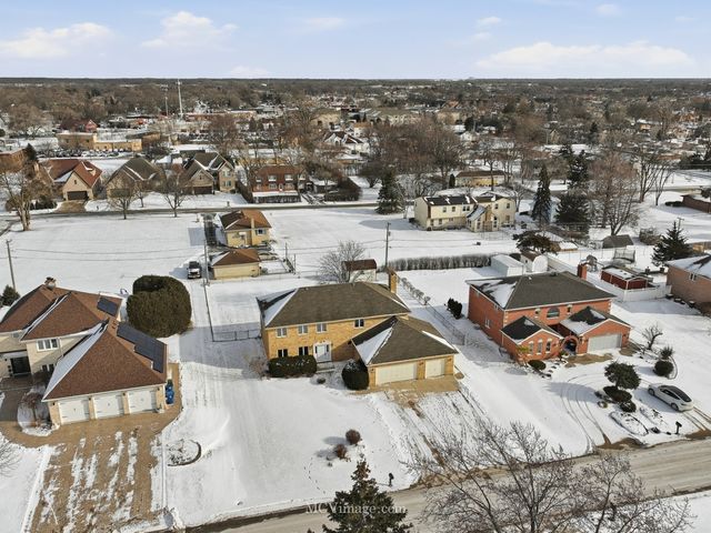 729 N 8th Avenue, Addison, IL 60101