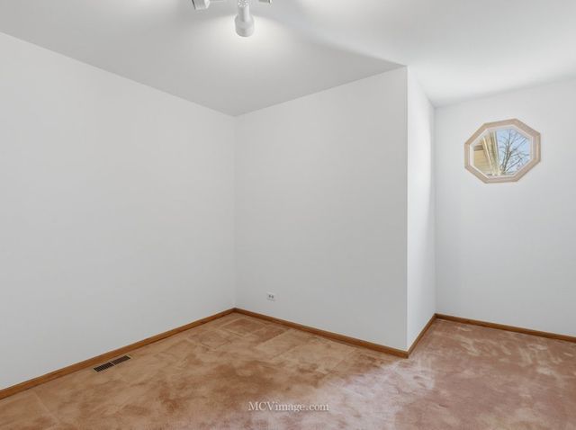 729 N 8th Avenue, Addison, IL 60101