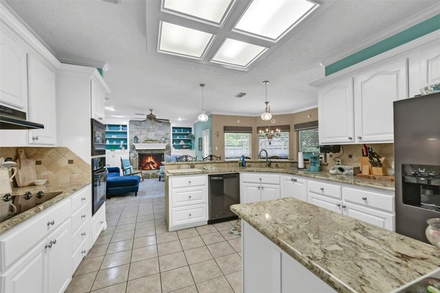 2810 Swallow Lane, Texas City, TX 77590