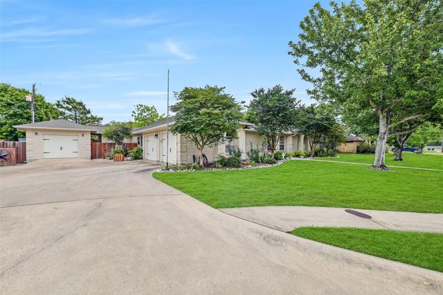 2810 Swallow Lane, Texas City, TX 77590