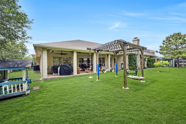 2810 Swallow Lane, Texas City, TX 77590