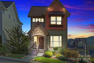 70 Tudor Way, Black Mountain, NC 28711