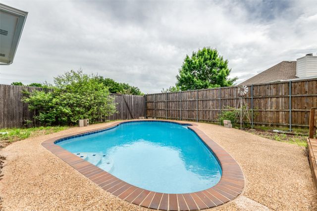 8110 Regatta Drive, Rowlett, TX 75089