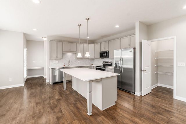 12283 Herons Landing Drive NW, Pickerington, OH 43147