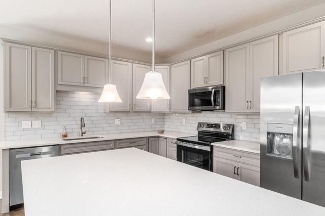 12283 Herons Landing Drive NW, Pickerington, OH 43147