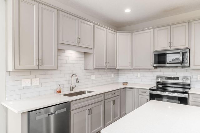 12283 Herons Landing Drive NW, Pickerington, OH 43147