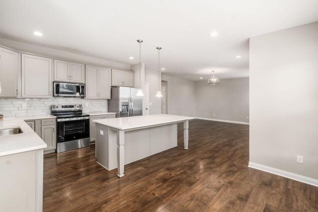 12283 Herons Landing Drive NW, Pickerington, OH 43147