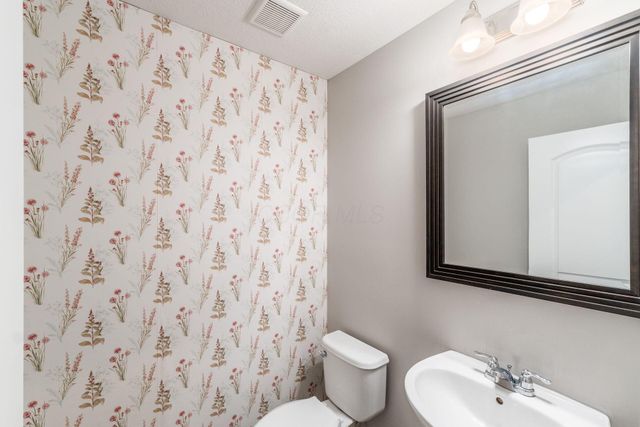 12283 Herons Landing Drive NW, Pickerington, OH 43147