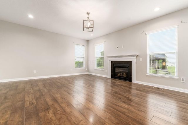 12283 Herons Landing Drive NW, Pickerington, OH 43147