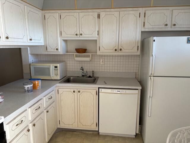 2687 N Garden Drive N 201, Lake Worth, FL 33461