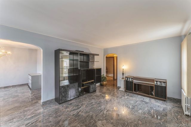 1119 Theodora Street, Franklin Square, NY 11010