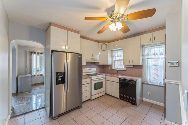 1119 Theodora Street, Franklin Square, NY 11010