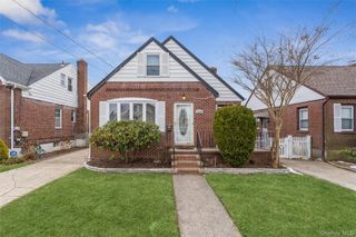 1119 Theodora Street, Franklin Square, NY 11010