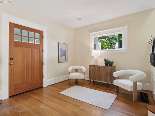 2316 Ne 27TH Ave, Portland, OR 97212