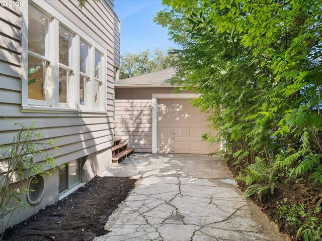 2316 Ne 27TH Ave, Portland, OR 97212