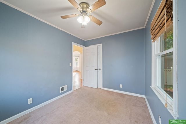 5820 Spring Street, Omaha, NE 68106