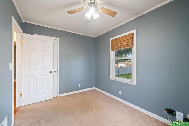 5820 Spring Street, Omaha, NE 68106