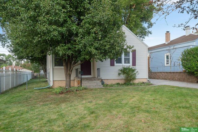 5820 Spring Street, Omaha, NE 68106