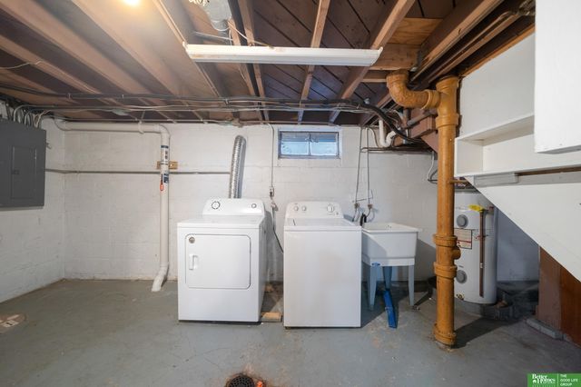 5820 Spring Street, Omaha, NE 68106