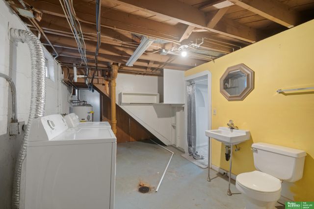 5820 Spring Street, Omaha, NE 68106