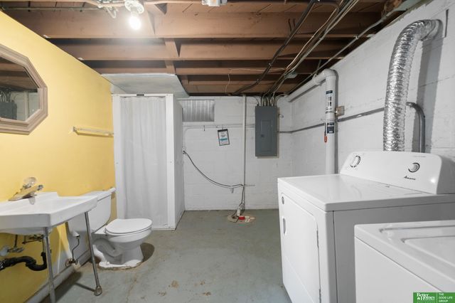 5820 Spring Street, Omaha, NE 68106