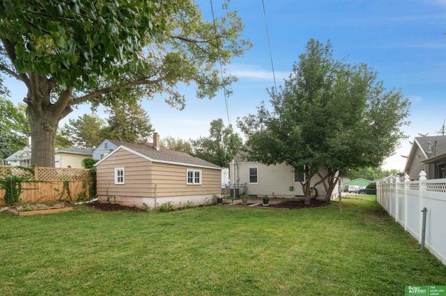 5820 Spring Street, Omaha, NE 68106