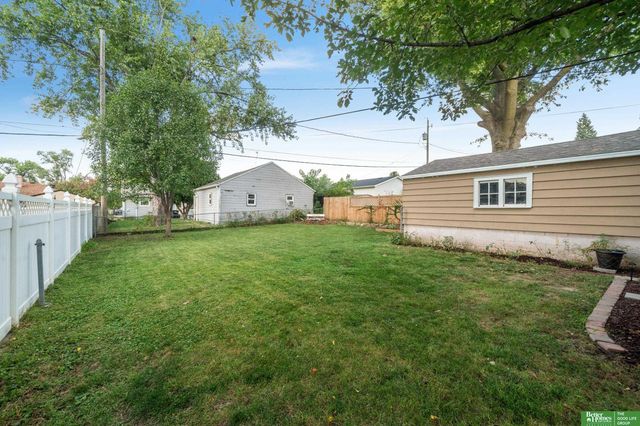 5820 Spring Street, Omaha, NE 68106