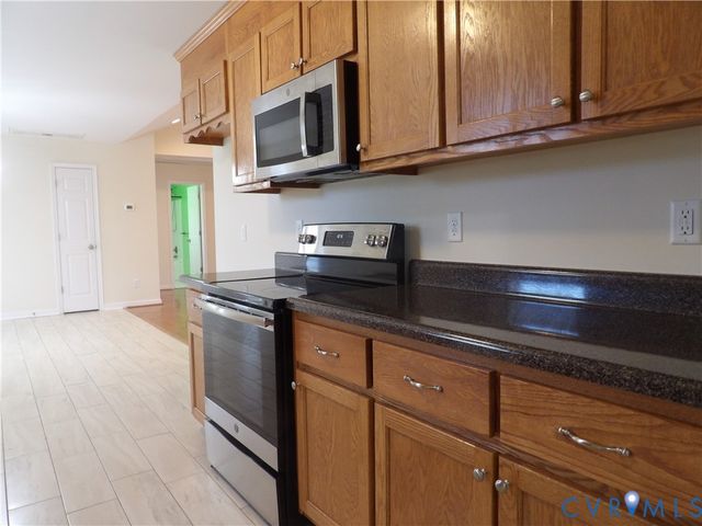 8521 Vaughan Rd, Dinwiddie, VA 23805