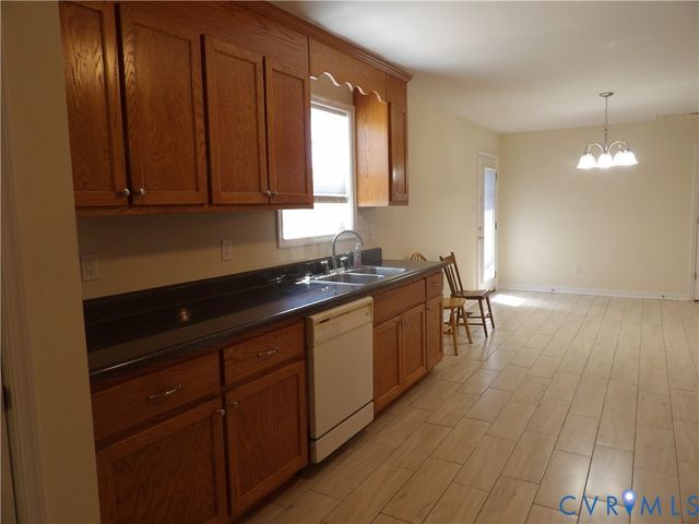 8521 Vaughan Rd, Dinwiddie, VA 23805