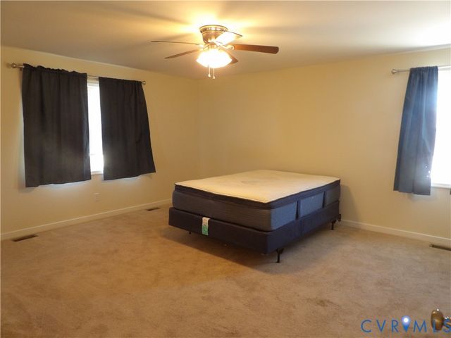 8521 Vaughan Rd, Dinwiddie, VA 23805