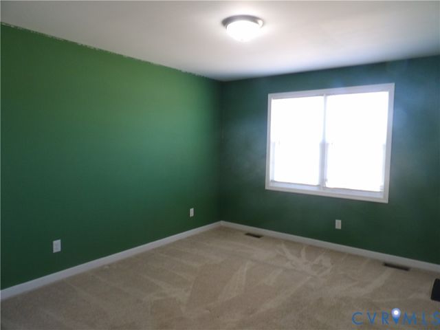 8521 Vaughan Rd, Dinwiddie, VA 23805