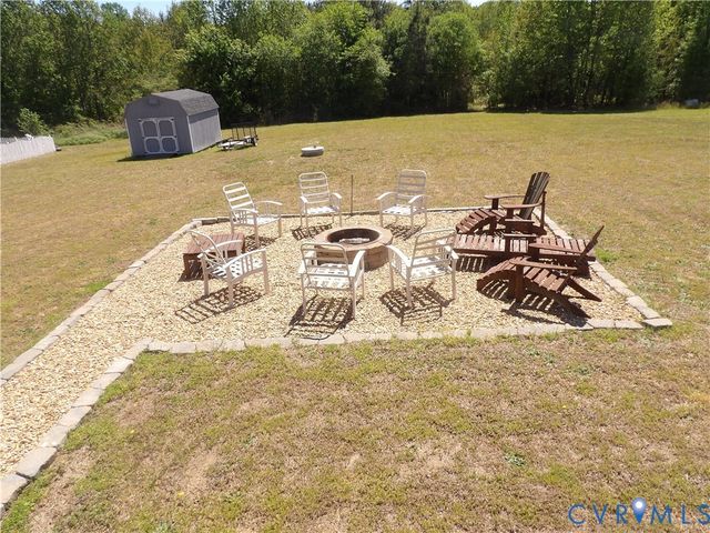 8521 Vaughan Rd, Dinwiddie, VA 23805