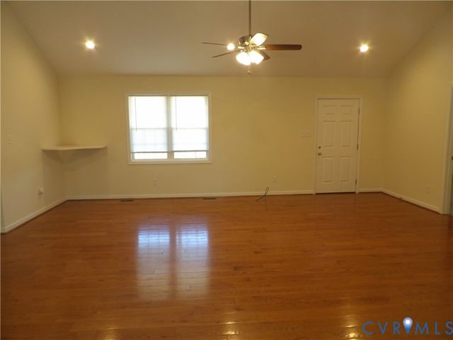 8521 Vaughan Rd, Dinwiddie, VA 23805