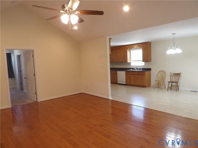 8521 Vaughan Rd, Dinwiddie, VA 23805