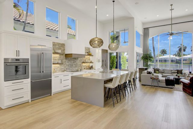 5463 NW 41st Terrace, Boca Raton, FL 33496
