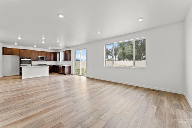 4349 E Briscoe Dr, Nampa, ID 83686