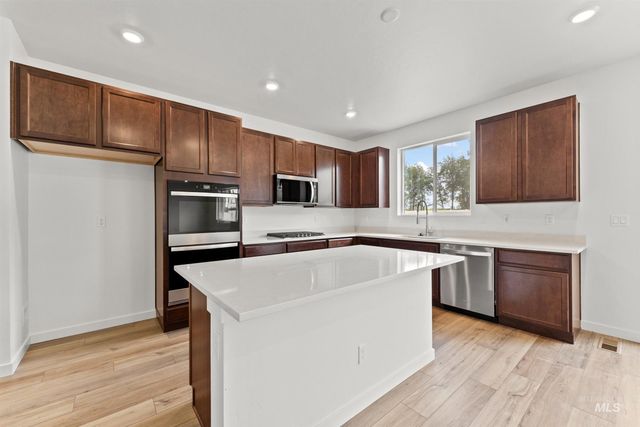 4349 E Briscoe Dr, Nampa, ID 83686