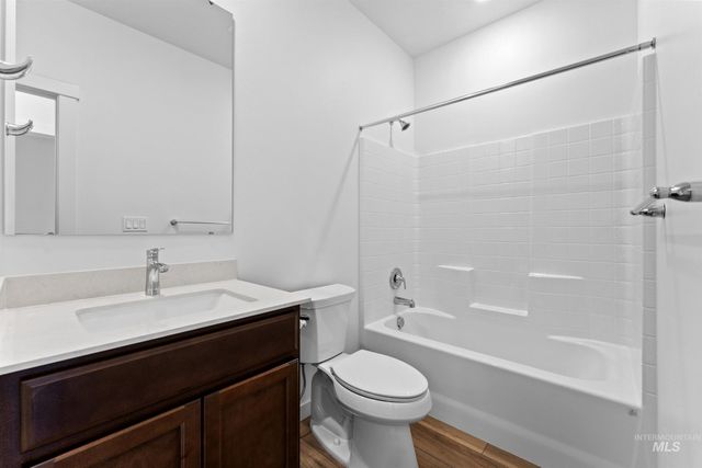 4349 E Briscoe Dr, Nampa, ID 83686