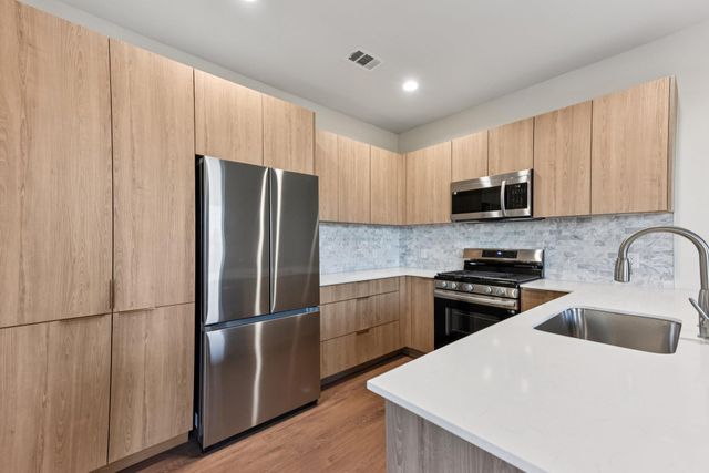 17012 Marsh Wren Pass DR 1104C, Pflugerville, TX 78660