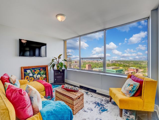 5201 S CORNELL Avenue 27D, Chicago, IL 60615