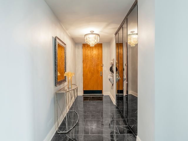 5201 S CORNELL Avenue 27D, Chicago, IL 60615