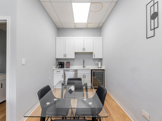 5201 S CORNELL Avenue 27D, Chicago, IL 60615