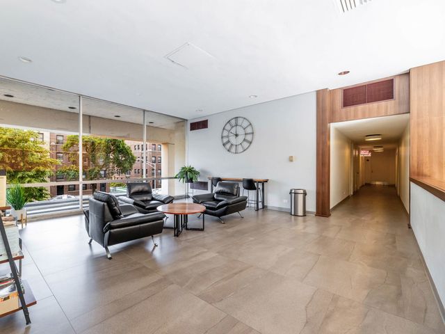 5201 S CORNELL Avenue 27D, Chicago, IL 60615