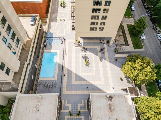 5201 S CORNELL Avenue 27D, Chicago, IL 60615