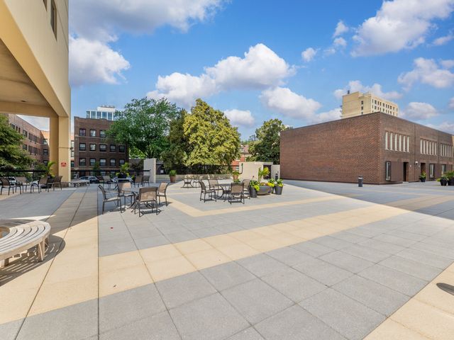 5201 S CORNELL Avenue 27D, Chicago, IL 60615